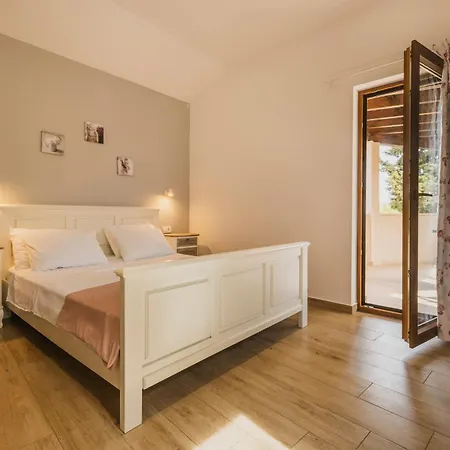 Rooms With Breakfast Near Porec Nova Vas  Exterior photo